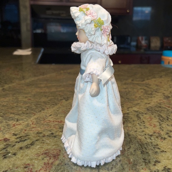 Avon 1983 Porcelain Collectible Doll Blue Dress Victorian Style On Stand - Picture 3 of 13